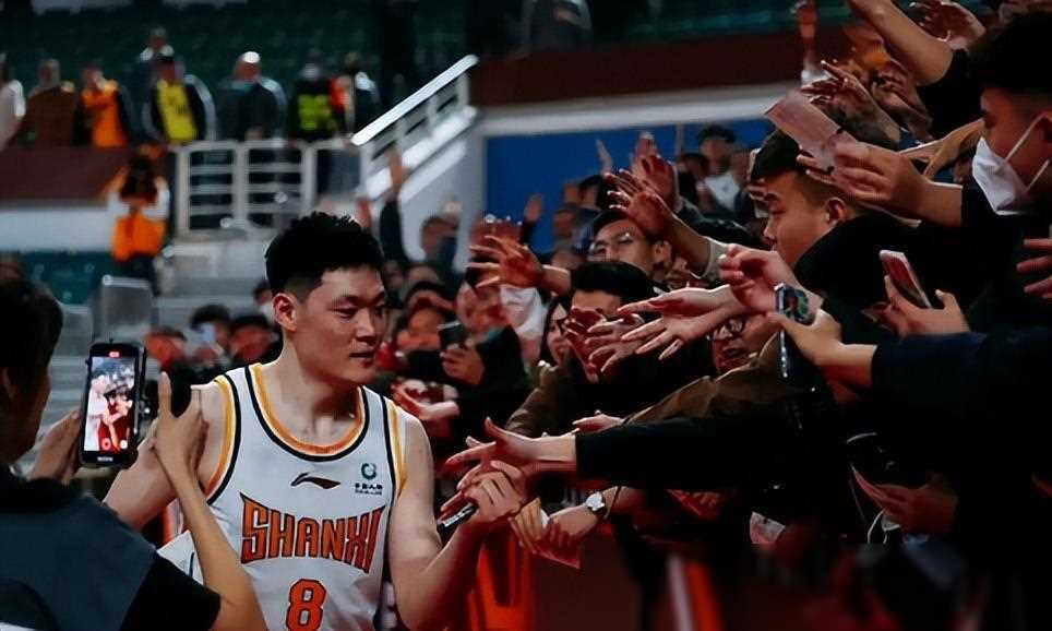 包含训练课后突围战来临，阿根廷国家队围绕CBA常规赛外线爆发，媒体盛赞，临场指挥获称赞的词条