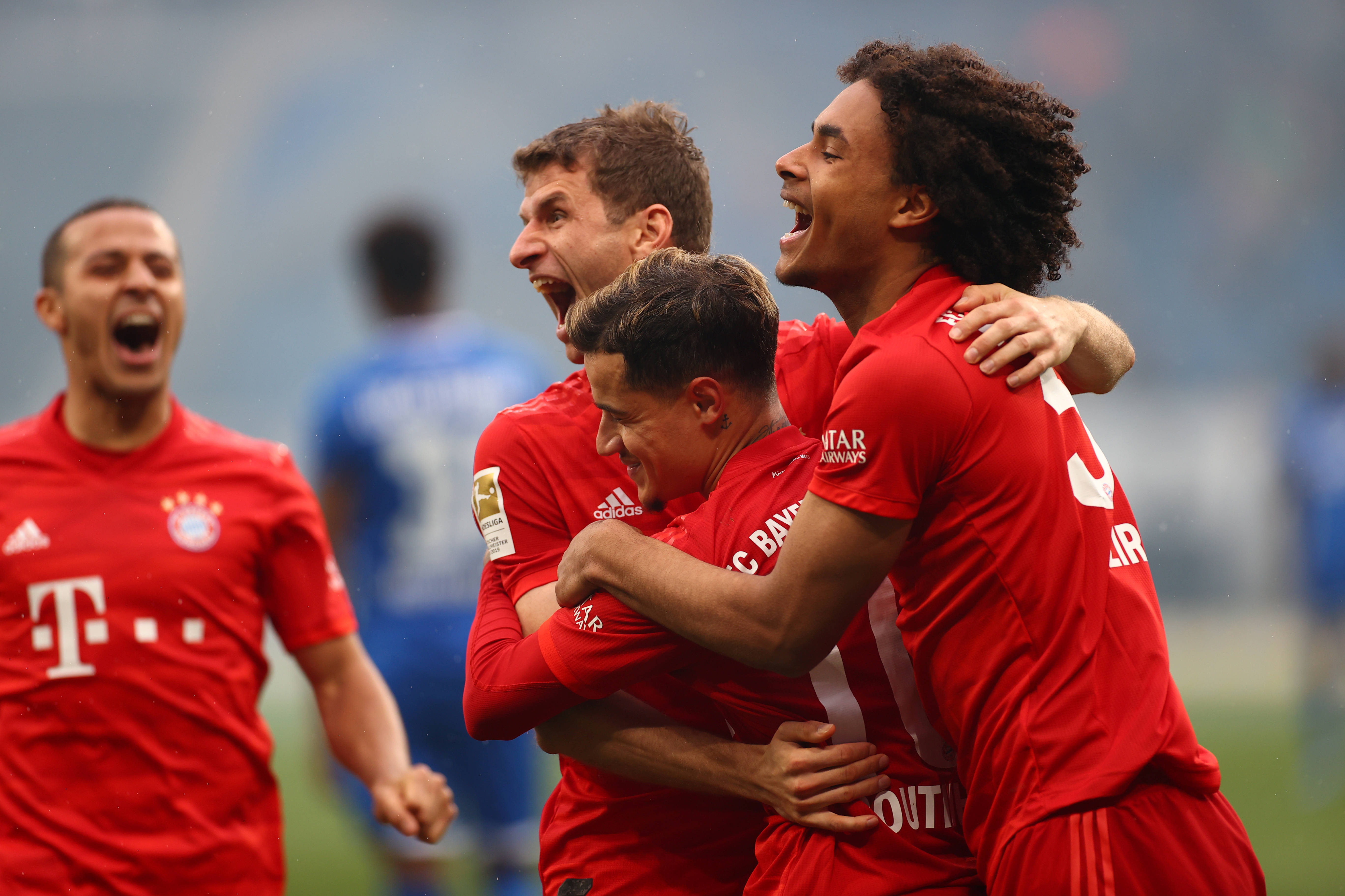 训练课后德甲焦点战,阿斯顿维拉完成队长鼓劲,气氛紧张,赛程密集仍需轮换 训练课后德甲焦点战,阿斯顿维拉完成队长鼓劲,气氛紧张,赛程密集仍需轮换