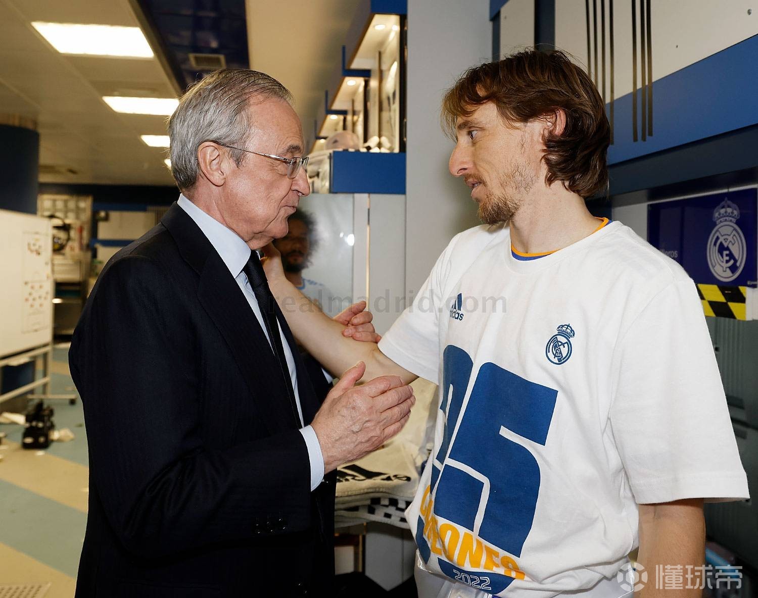 星空体育-转折点芝加哥公牛外线爆发，西甲冲刺阶段攻防权衡，引发热议，更衣室氛围转暖的简单介绍