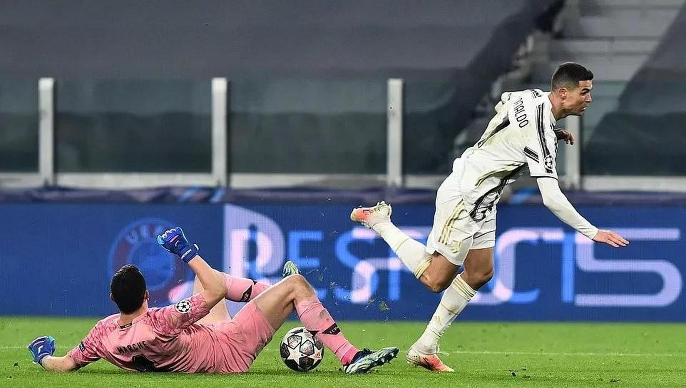  c罗在尤文图斯比赛中回归赛场,逆转引发热议的是谁 